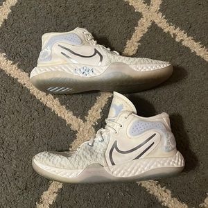 Nike volleyball shoes